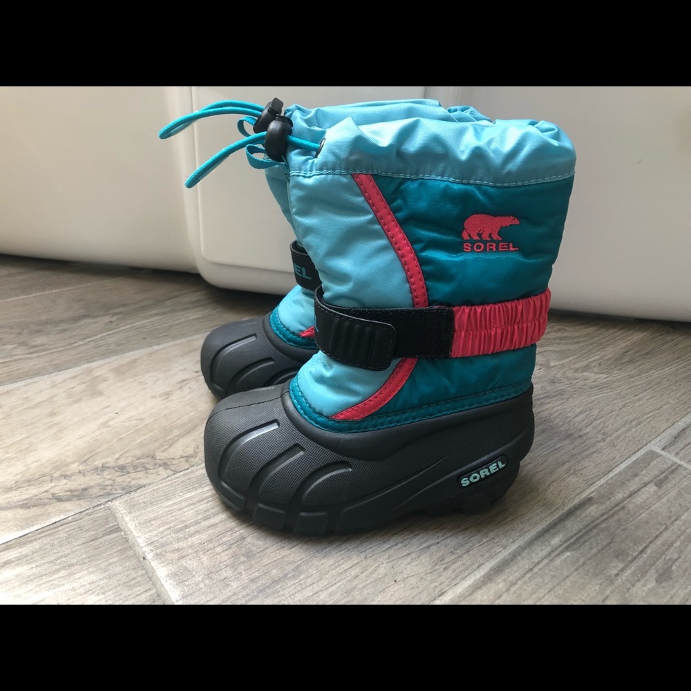 Sorel girls snow boots size 8